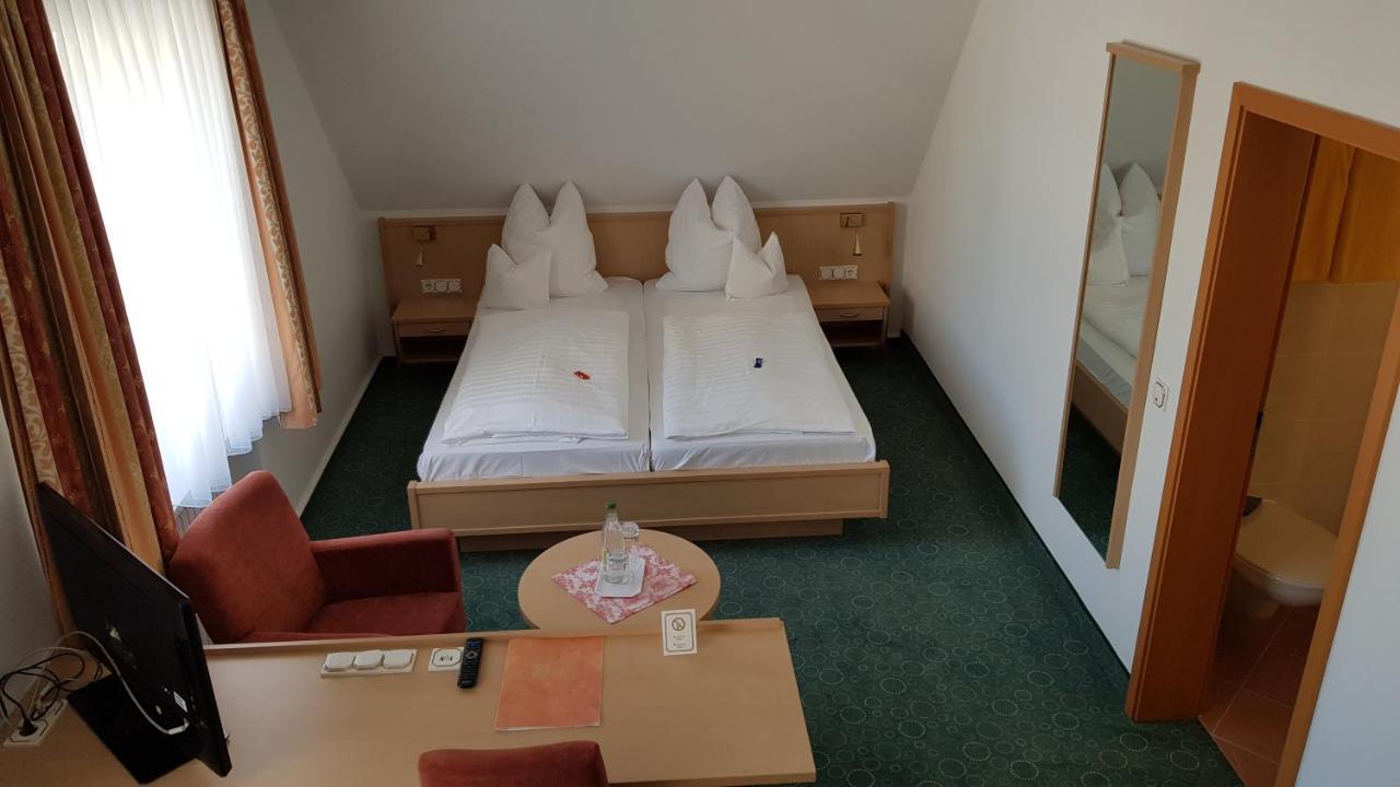 Hotel Gasthof Specht Aichach Buitenkant foto